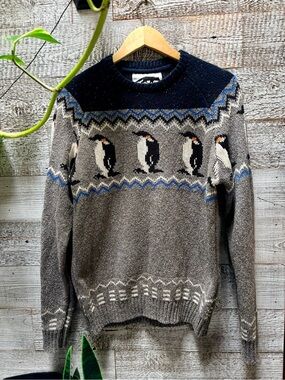 Character Hero | Men's Gray Penguin Novelty Fair Isle Knit Crewneck Sweater - M